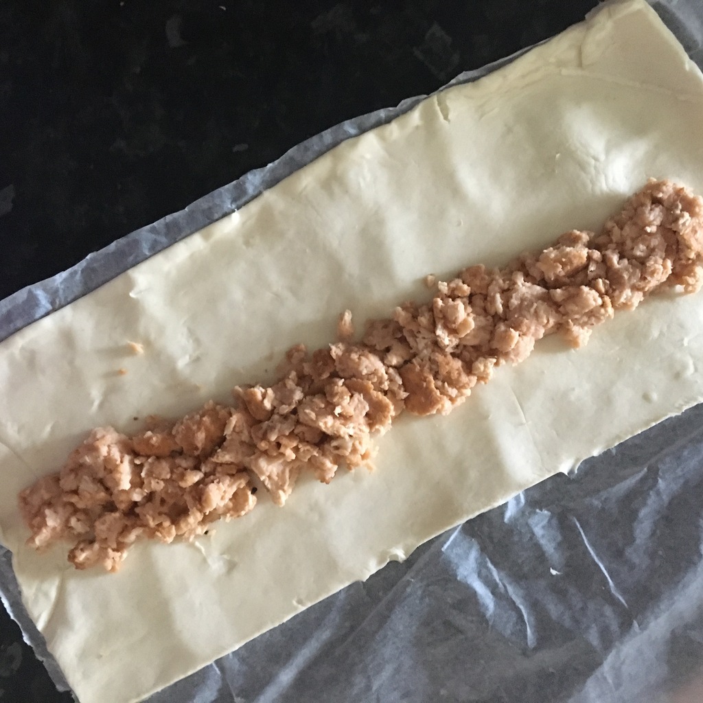 How to layout the inside of the sausage roll