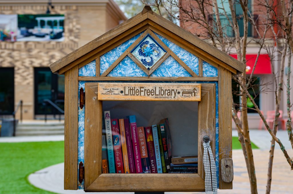 Little Free Library - ways to read sustainably